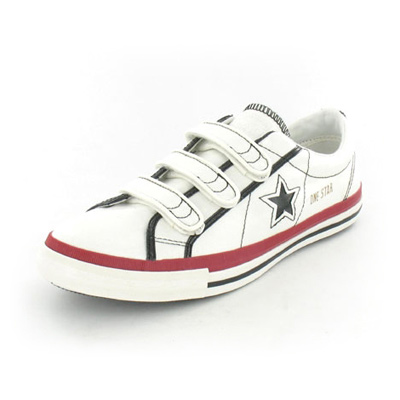 Converse One star triple v