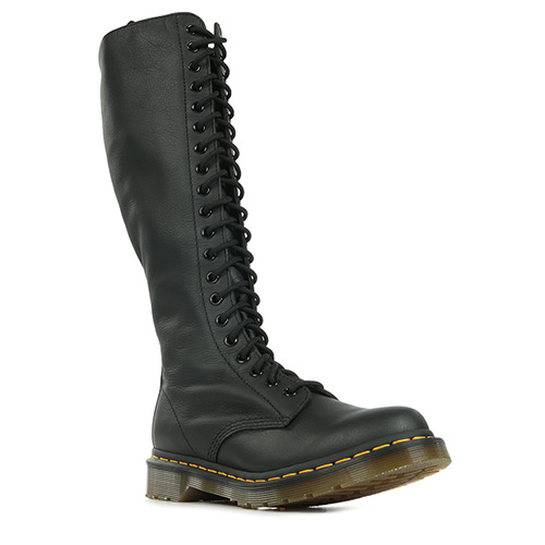 Dr. Martens 1B60 Black Virginia