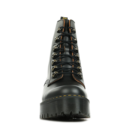 Dr. Martens Leona