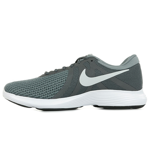 Nike Revolution 4