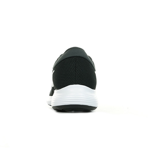 Nike Revolution 4