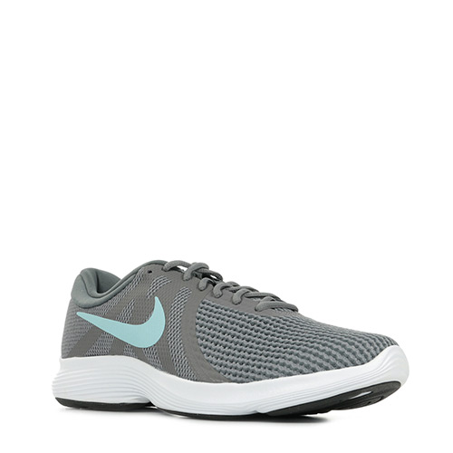 Nike Revolution 4