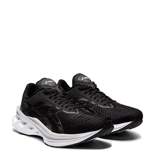 Asics Novablast