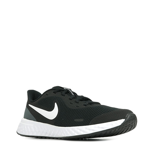 Nike Revolution 5