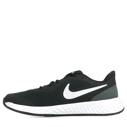 Nike Revolution 5