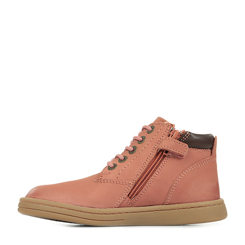 Kickers Tackland