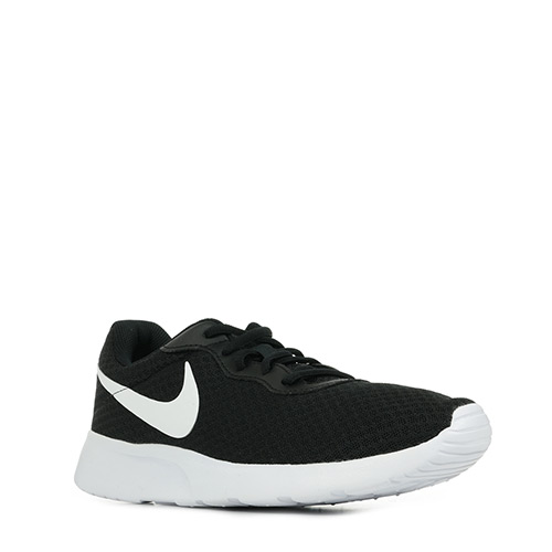 Nike Tanjun