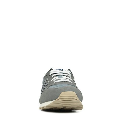New Balance 373