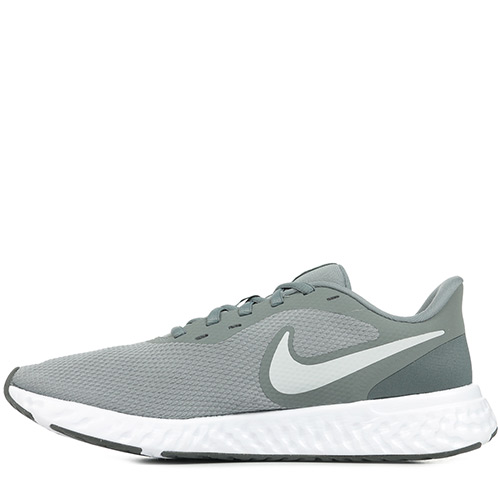 Nike Revolution 5