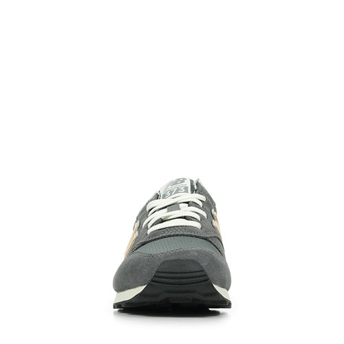 New Balance 373