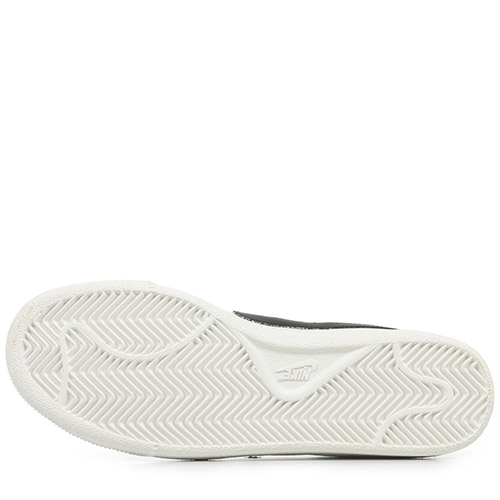 Nike Court Royale