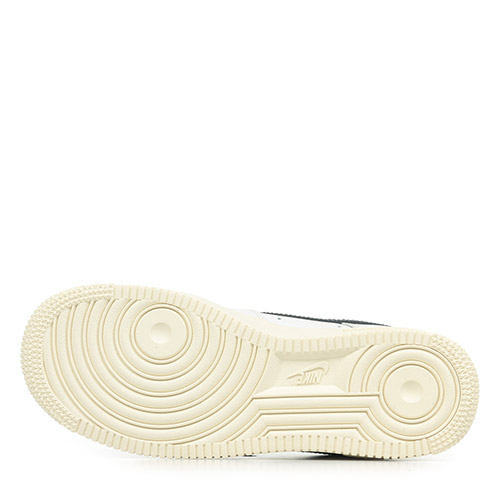 Nike Air Force 1 07 Flyease