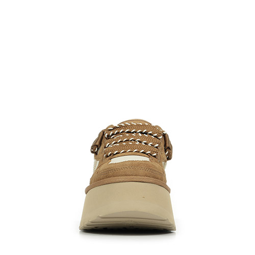 UGG Astromel