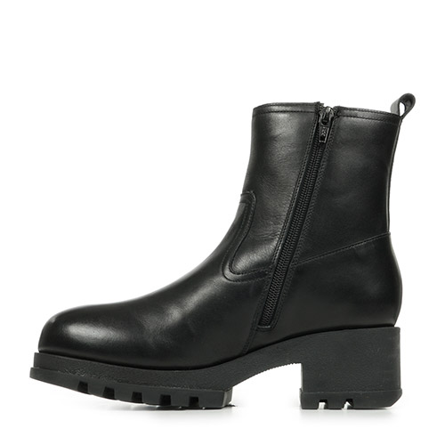 Kickers Kick Bootela