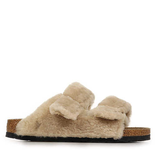 Arizona Shearling Rivet Logo