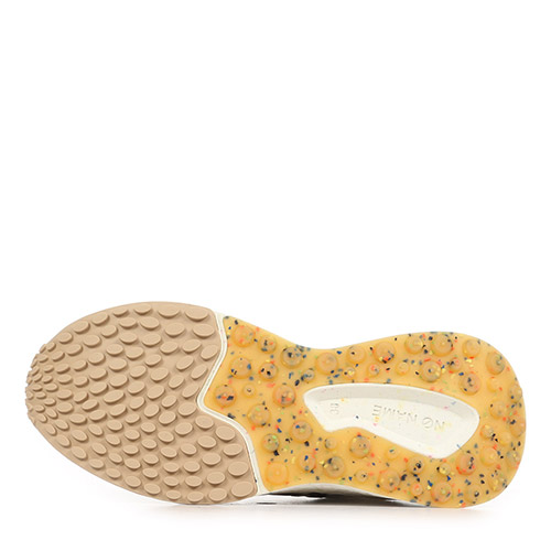 No Name Carter Fly W