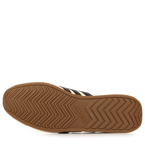 adidas Runvista