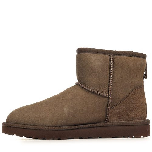 UGG Classic Mini II